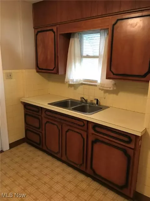 720 Kipling St, Akron, OH 44306 photo 6