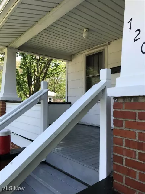 720 Kipling St, Akron, OH 44306 photo 2
