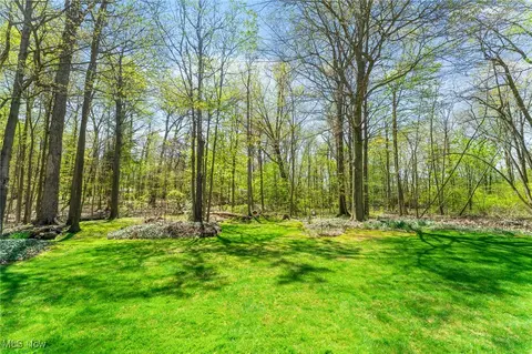 Exterior - 133 Homestead Dr, Boardman, OH 44512 photo 3 of 6