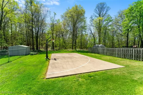 Exterior - 133 Homestead Dr, Boardman, OH 44512 photo 4 of 6
