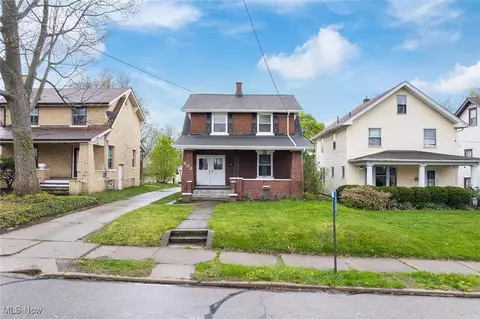 902 25th St NW, Canton, OH 44709