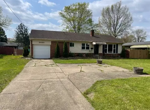 2435 Canfield Rd, Youngstown, OH 44511