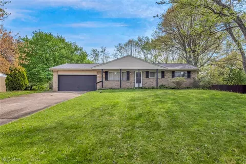 8750 Spring Grove Ave, Canal Fulton, OH 44614