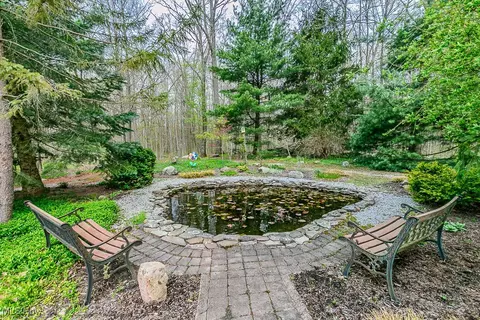 Exterior - 10410 Pinegate Dr, Chardon, OH 44024 photo 6 of 12