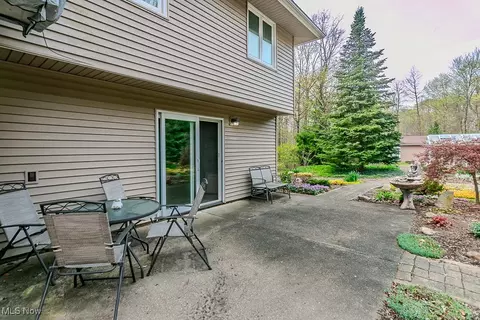 Exterior - 10410 Pinegate Dr, Chardon, OH 44024 photo 4 of 12
