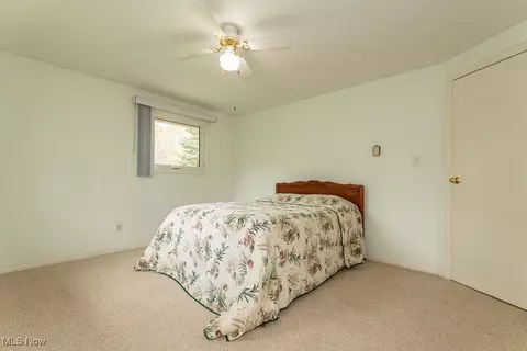 Bedroom - 10410 Pinegate Dr, Chardon, OH 44024 photo 2 of 5