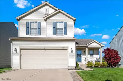 9328 Saybrook Dr, North Ridgeville, OH 44039