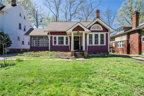 3150 Essex Rd, Cleveland Heights, OH 44118
