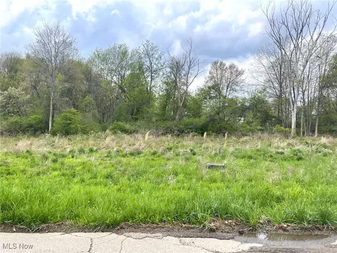 lot Apt 3 Candell St SE, Massillon, OH 44646