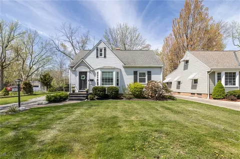 190 Beck Rd, Avon Lake, OH 44012