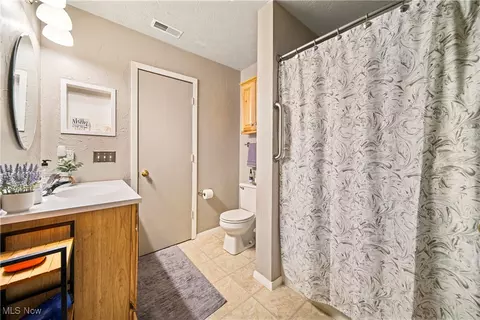 Bath - 3638 Barrington Pl NW, Canton, OH 44708 photo 2 of 3