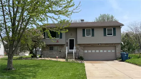 2657 Lydia Dr SW, Warren, OH 44481