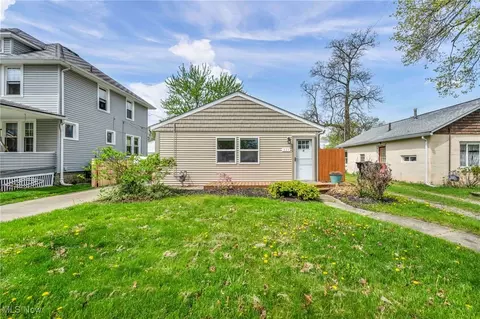 339 Concord Ave, Elyria, OH 44035