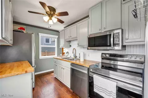 Kitchen - 339 Concord Ave, Elyria, OH 44035 photo 1 of 2
