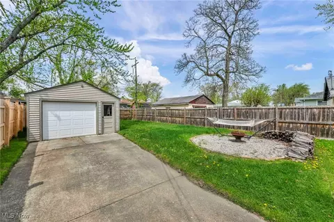 Exterior - 339 Concord Ave, Elyria, OH 44035 photo 3 of 5
