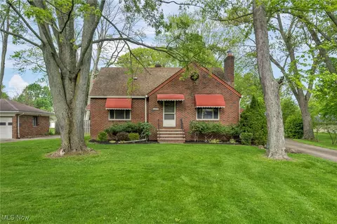 3475 Clague Rd, North Olmsted, OH 44070