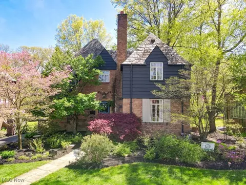 16300 Glynn Rd, Cleveland Heights, OH 44112