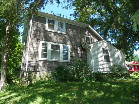12317 Sunset Dr, Garfield Heights, OH 44125