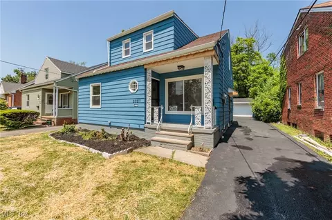 20211 Sunset Dr, Warrensville Heights, OH 44122