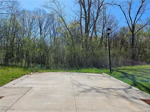 Hubbell Circle, Bedford, OH 44146