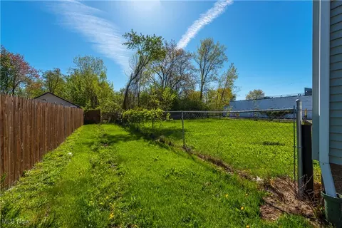 Exterior - 2233 Leavitt Rd, Lorain, OH 44052 photo 5 of 7