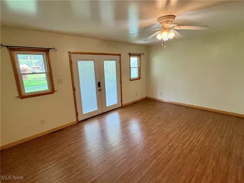 Living - 1434 Myrtle Ave, Ashtabula, OH 44004 photo 3 of 3