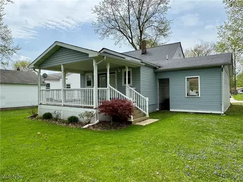 Exterior - 1434 Myrtle Ave, Ashtabula, OH 44004 photo 4 of 7