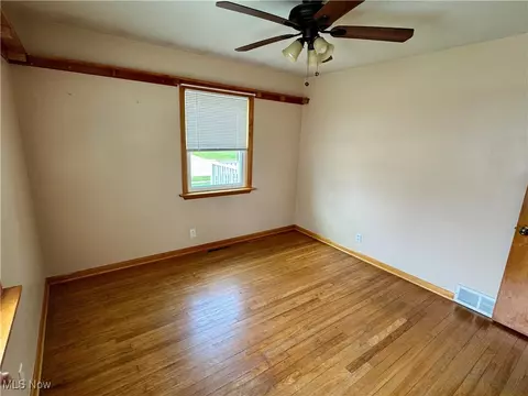 Bedroom - 1434 Myrtle Ave, Ashtabula, OH 44004 photo 2 of 2