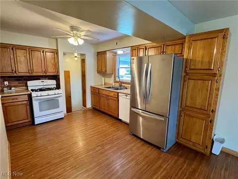 Kitchen - 1434 Myrtle Ave, Ashtabula, OH 44004 photo 1 of 2