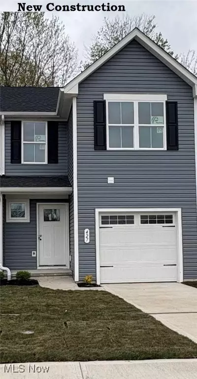 427 Quarry Creek Dr, Amherst, OH 44053