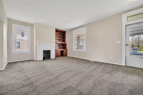 Living - 2337 E 30th St, Lorain, OH 44055 photo 5 of 8