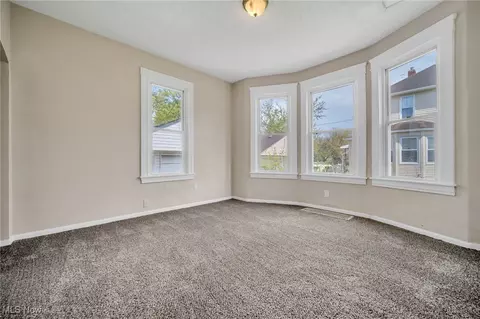 Living - 2337 E 30th St, Lorain, OH 44055 photo 6 of 8