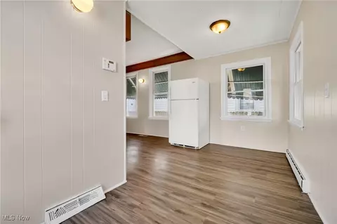 Entry Way - 2337 E 30th St, Lorain, OH 44055 photo 2 of 4