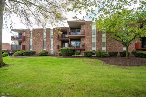 3000 N River Rd NE #F17, Warren, OH 44483