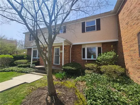 6122 Cabot Ct, Mentor, OH 44060