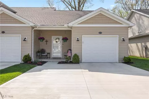 664 Treadway Blvd, Sheffield Lake, OH 44054