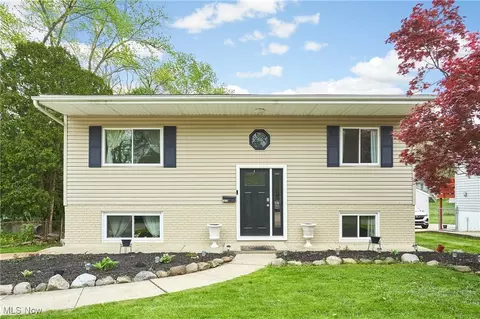1015 Ellsworth Dr, Akron, OH 44313