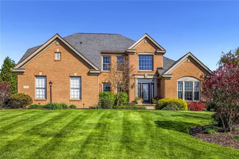 1250 Wareham Cir, Akron, OH 44312