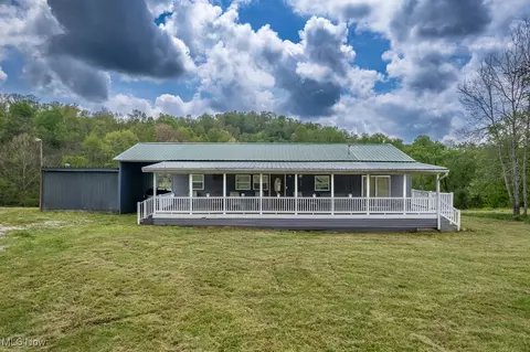2402 Pond Creek Rd, Belleville, WV 26133