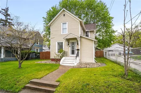 288 College St, Wadsworth, OH 44281