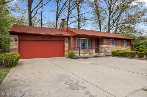 28000 Bassett Rd, Westlake, OH 44145