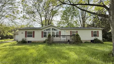553 Porter Rd, Atwater, OH 44201