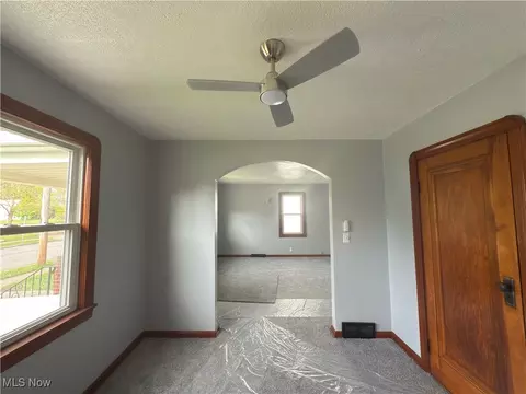 131 Blake St, Elyria, OH 44035 photo 5