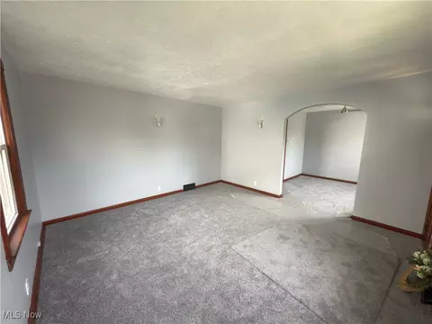 131 Blake St, Elyria, OH 44035 photo 3
