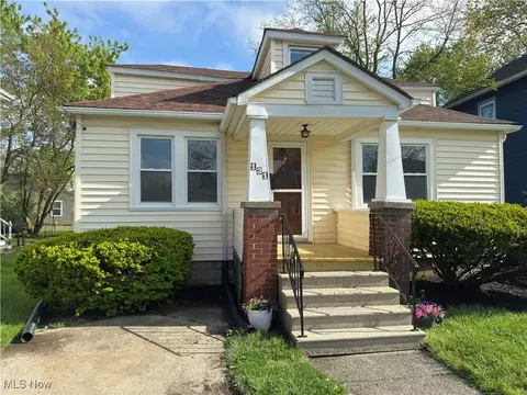 131 Blake St, Elyria, OH 44035 photo 2