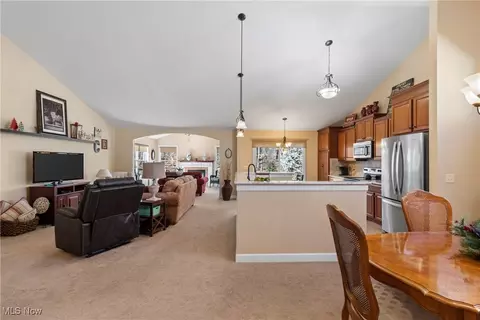 6469 Harness Cir NE, Canton, OH 44721 photo 12