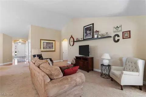 6469 Harness Cir NE, Canton, OH 44721 photo 8