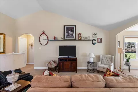 6469 Harness Cir NE, Canton, OH 44721 photo 7