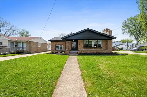 300 Burton St, Fairport Harbor, OH 44077