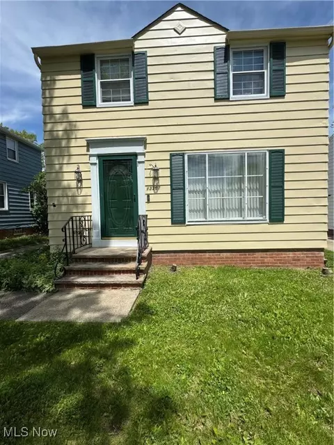 13307 Thraves Ave, Garfield Heights, OH 44125